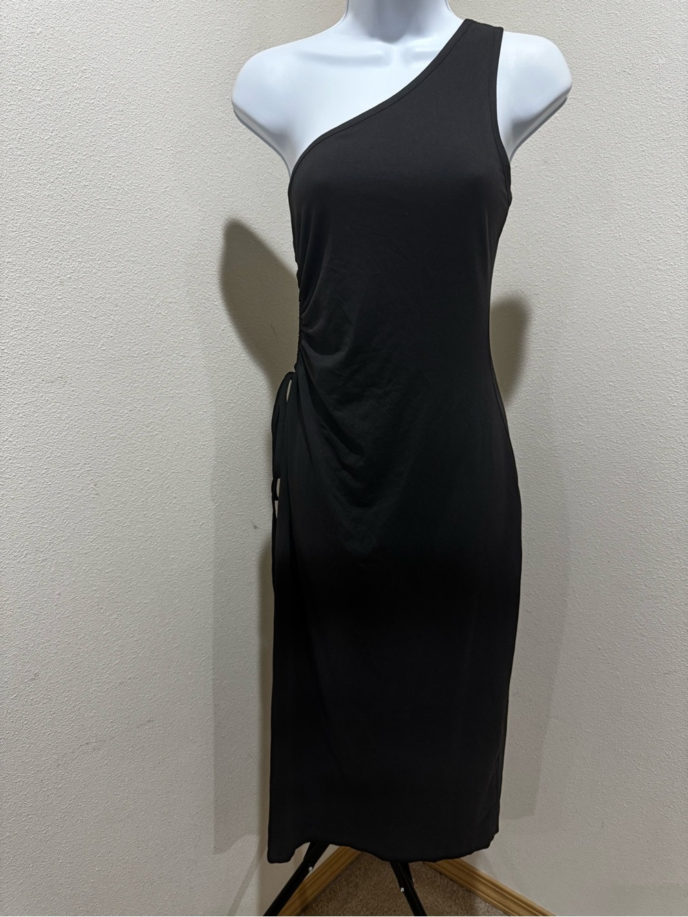 Asymmetric Black Maxi Dress with Side Cutout and Slit - Picture 3 of 5